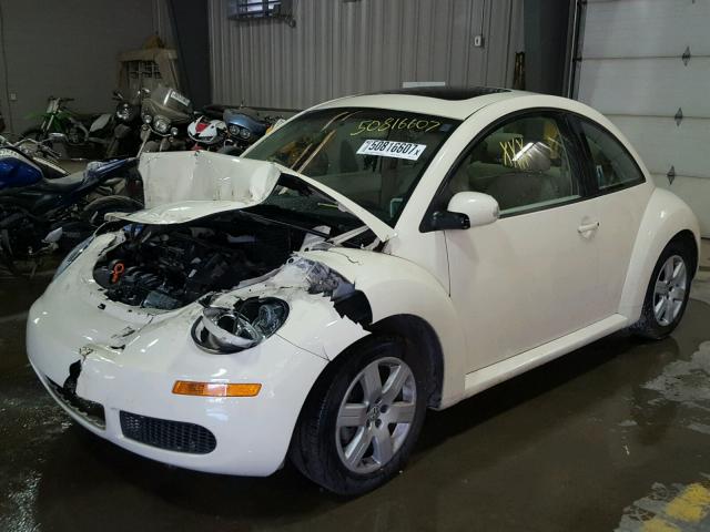 3VWRW31C77M521236 - 2007 VOLKSWAGEN NEW BEETLE CREAM photo 2