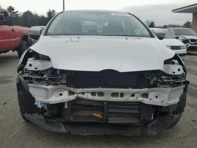 1FADP3F25EL266813 - 2014 FORD FOCUS SE SILVER photo 9