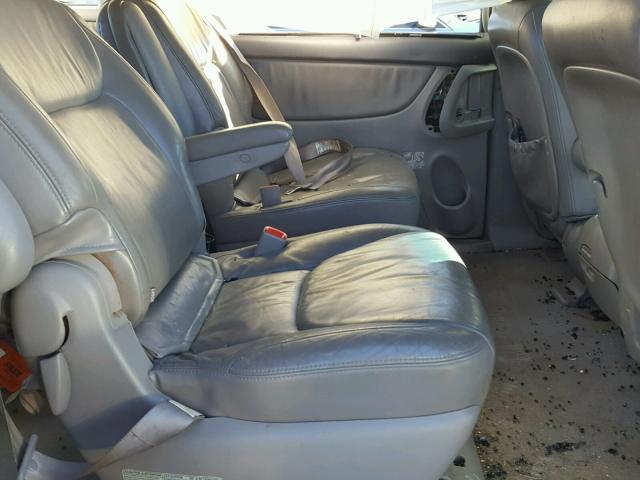 5TDZA22CX4S183790 - 2004 TOYOTA SIENNA XLE SILVER photo 6