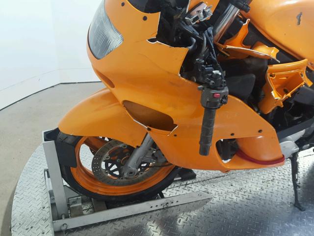 JKAZX4E103B519886 - 2003 KAWASAKI ZX600 E ORANGE photo 16