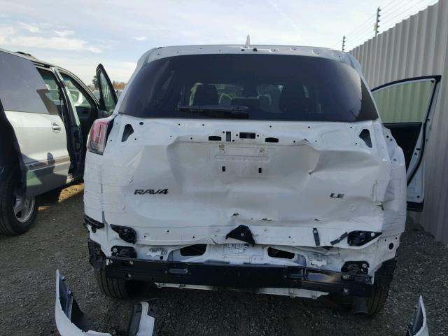 JTMZFREV0HJ720872 - 2017 TOYOTA RAV4 LE WHITE photo 9