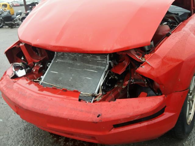 1ZVFT84N055195322 - 2005 FORD MUSTANG RED photo 9