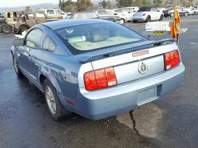 1ZVHT80N765186973 - 2006 FORD MUSTANG BLUE photo 3