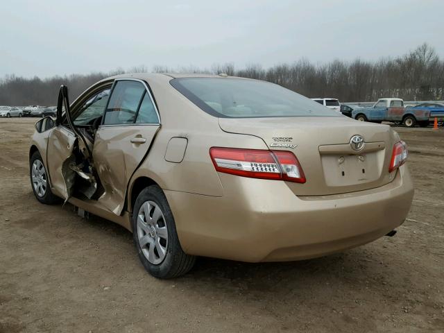 4T1BF3EK6BU673546 - 2011 TOYOTA CAMRY BASE GOLD photo 3