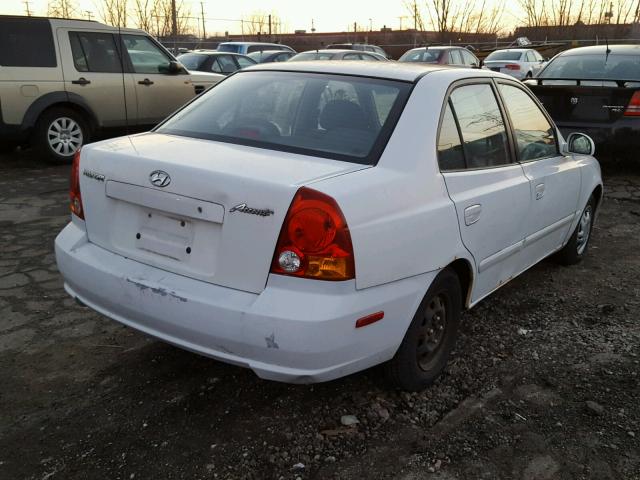 KMHCG45C15U603232 - 2005 HYUNDAI ACCENT GL WHITE photo 4