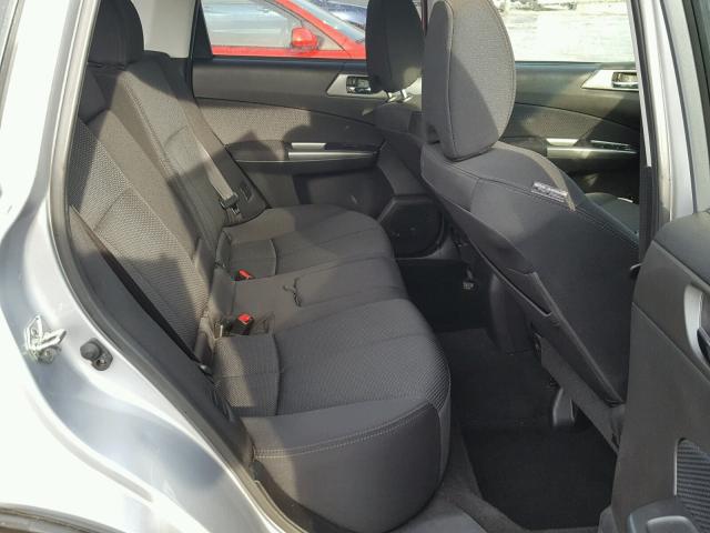 JF2SHADCXCH468983 - 2012 SUBARU FORESTER 2 SILVER photo 6