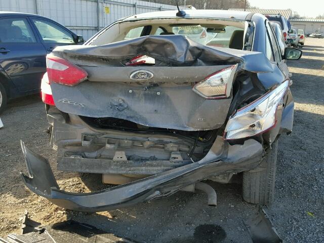 1FAHP3F20CL126652 - 2012 FORD FOCUS SE GRAY photo 9