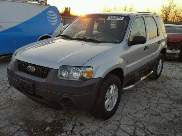 1FMYU02Z66KA57511 - 2006 FORD ESCAPE XLS SILVER photo 2