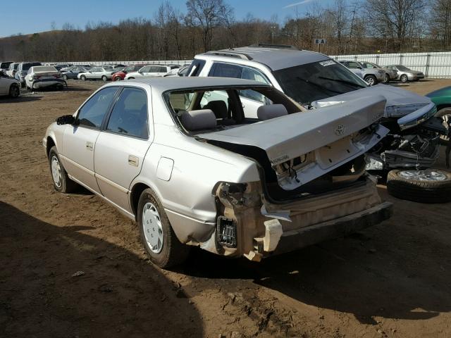 4T1BG22K0VU032246 - 1997 TOYOTA CAMRY CE GOLD photo 3