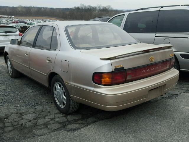 4T1GK13E8RU054167 - 1994 TOYOTA CAMRY XLE GOLD photo 3