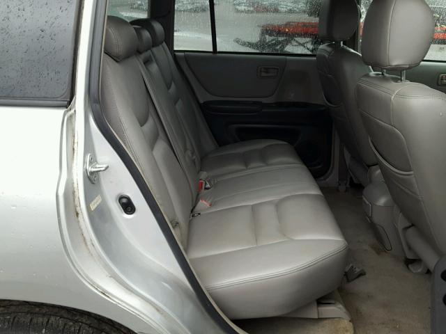 JTEGF21A020061802 - 2002 TOYOTA HIGHLANDER SILVER photo 6