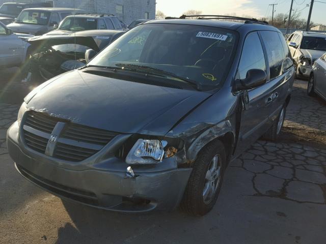 1D4GP45R05B221010 - 2005 DODGE CARAVAN SX GRAY photo 2