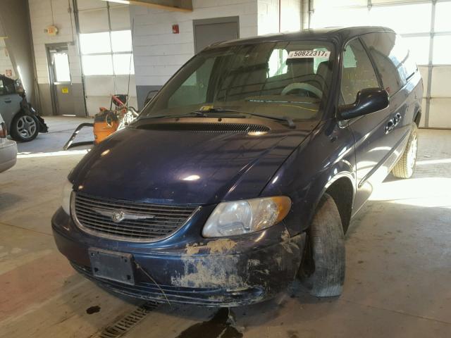 2C4GP443X2R700820 - 2002 CHRYSLER TOWN & COU BLUE photo 2