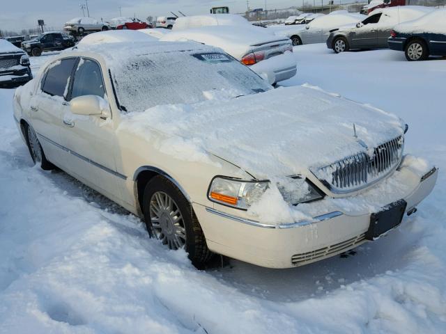 1LNHM82V97Y605530 - 2007 LINCOLN TOWN CAR S WHITE photo 1