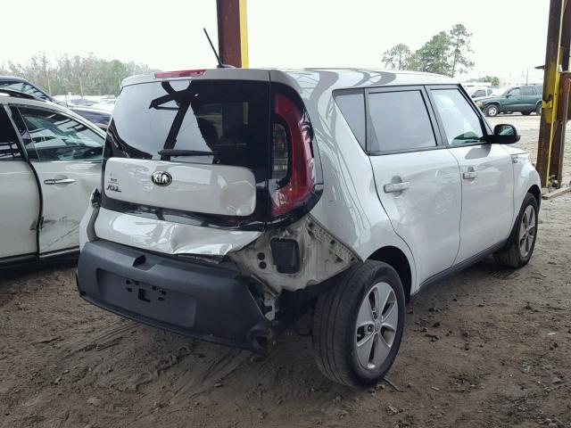 KNDJN2A24E7004357 - 2014 KIA SOUL WHITE photo 4