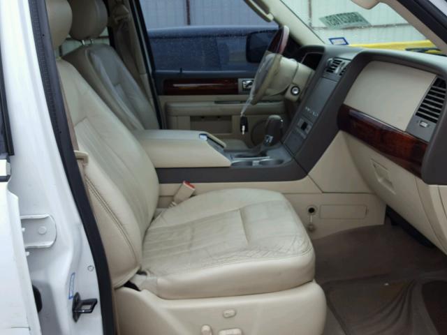 5LMFU27R34LJ30236 - 2004 LINCOLN NAVIGATOR 白色 照片 5
