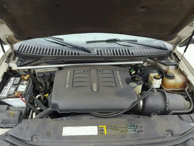 5LMFU27R34LJ30236 - 2004 LINCOLN NAVIGATOR 白色 照片 7