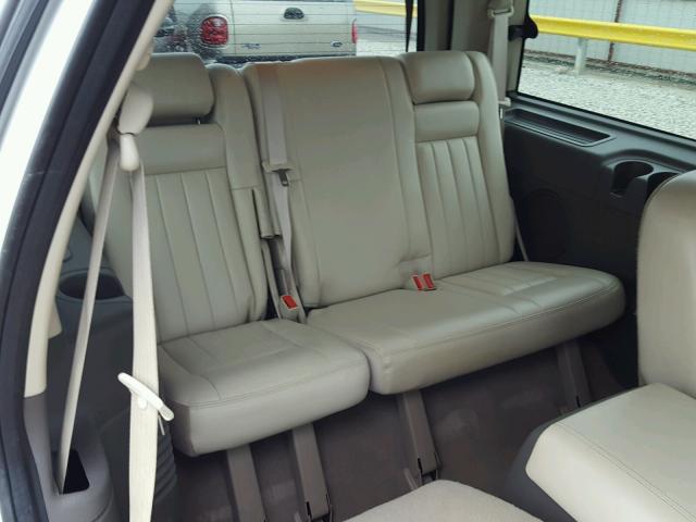 5LMFU27R34LJ30236 - 2004 LINCOLN NAVIGATOR 白色 照片 9