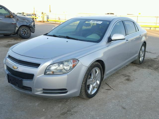 1G1ZH57B59F226218 - 2009 CHEVROLET MALIBU 1LT SILVER photo 2