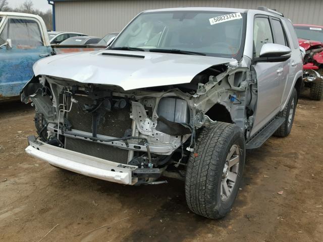 JTEBU5JR3E5184413 - 2014 TOYOTA 4RUNNER SR SILVER photo 2