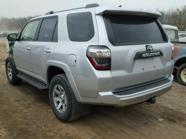 JTEBU5JR3E5184413 - 2014 TOYOTA 4RUNNER SR SILVER photo 3