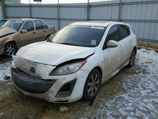 JM1BL1H54A1119879 - 2010 MAZDA 3 S WHITE photo 2