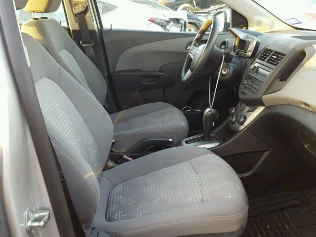 1G1JA5SH2C4180296 - 2012 CHEVROLET SONIC LS 银色 照片 5