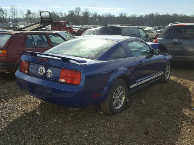 1ZVFT80N755248796 - 2005 FORD MUSTANG BLUE photo 4