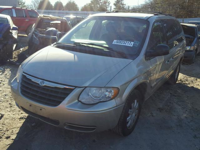 2A4GP54L36R923335 - 2006 CHRYSLER TOWN & COU GOLD photo 2