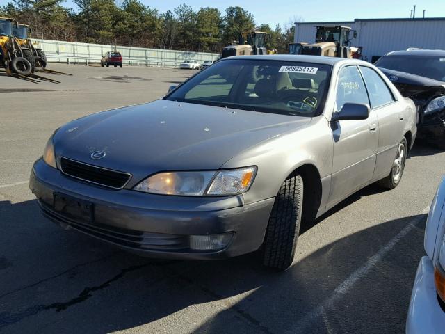 JT8BF28G7X5059000 - 1999 LEXUS ES 300 GRAY photo 2