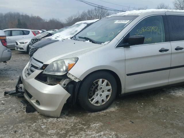 5FNRL38285B117274 - 2005 HONDA ODYSSEY LX SILVER photo 9