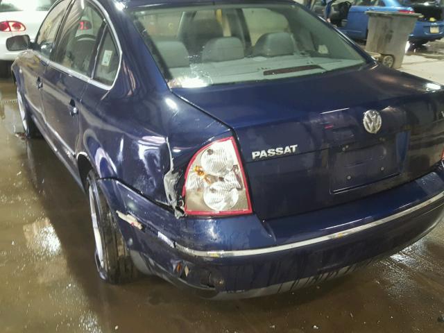 WVWRH63B14P109631 - 2004 VOLKSWAGEN PASSAT GLX BLUE photo 9