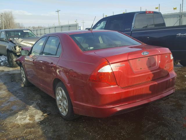 3FAHP0HA6AR318112 - 2010 FORD FUSION SE RED photo 3