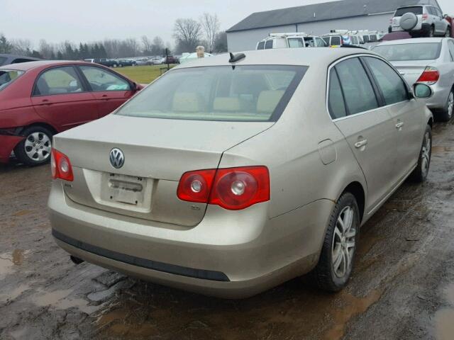 3VWDF71K75M622668 - 2005 VOLKSWAGEN NEW JETTA TAN photo 4