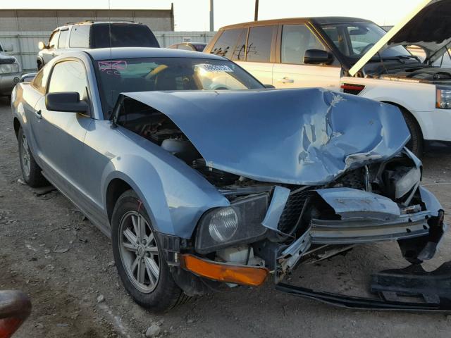 1ZVHT80N155104525 - 2005 FORD MUSTANG BLUE photo 1