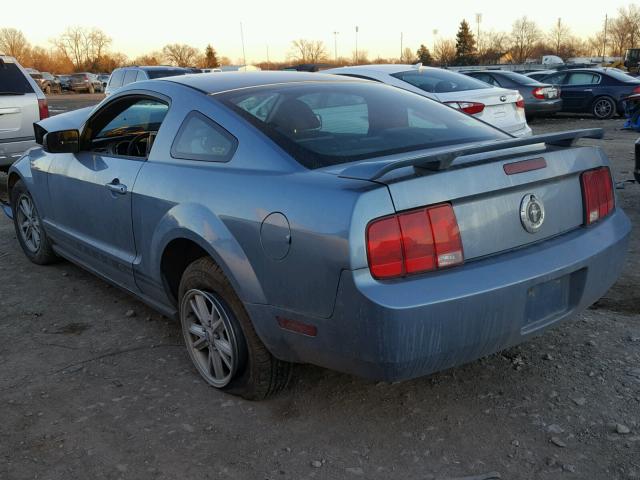 1ZVHT80N155104525 - 2005 FORD MUSTANG BLUE photo 3