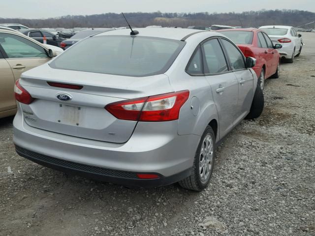 1FAHP3F21CL235959 - 2012 FORD FOCUS SE SILVER photo 4