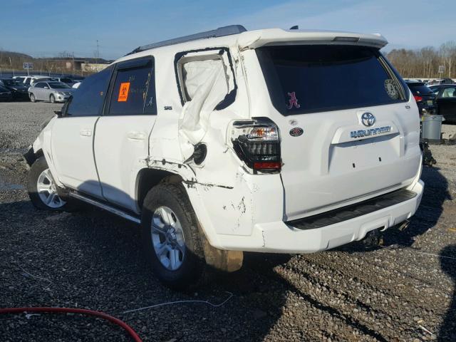 JTEZU5JR9G5118417 - 2016 TOYOTA 4RUNNER SR WHITE photo 3