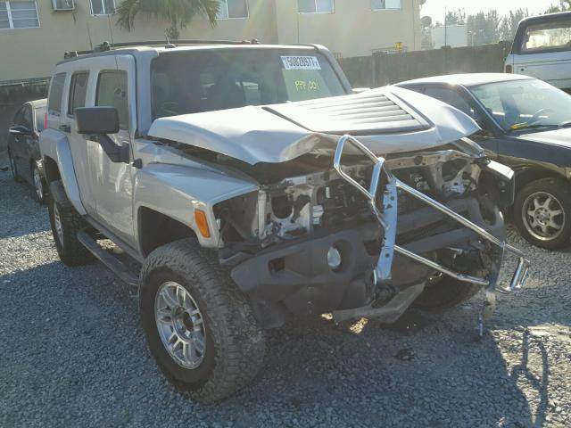 5GTDN13E378126115 - 2007 HUMMER H3 SILVER photo 1