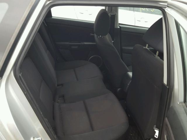 JM1BK343381815131 - 2008 MAZDA 3 HATCHBAC WHITE photo 6