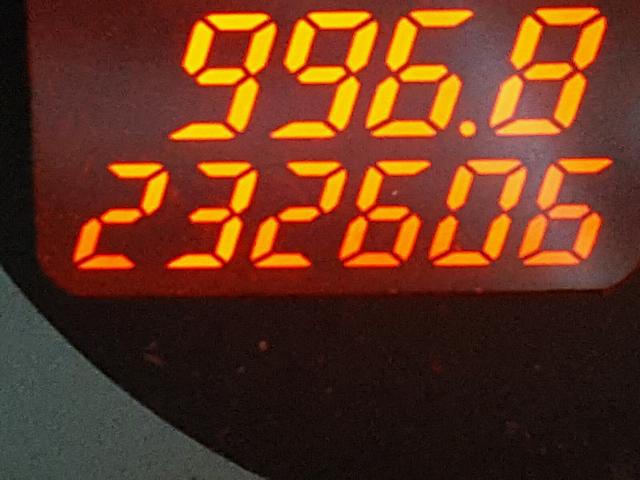 JM1BK343381815131 - 2008 MAZDA 3 HATCHBAC WHITE photo 8