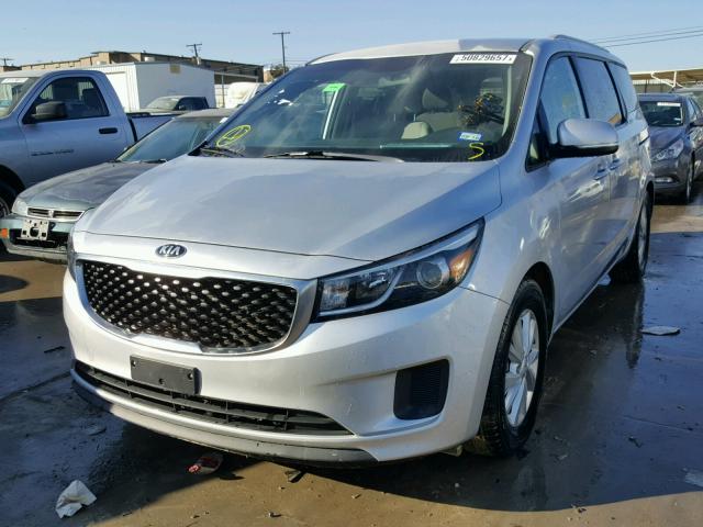 KNDMB5C11G6091896 - 2016 KIA SEDONA LX SILVER photo 2