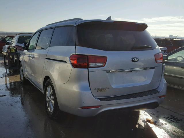 KNDMB5C11G6091896 - 2016 KIA SEDONA LX SILVER photo 3