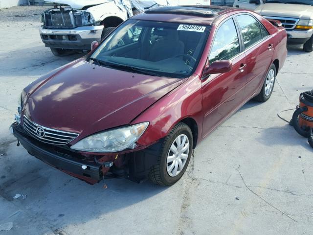 4T1BE32KX6U115924 - 2006 TOYOTA CAMRY LE RED photo 2