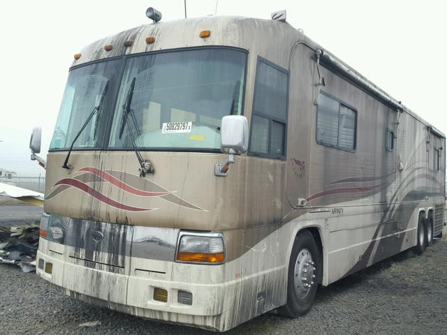 4U7D8EM15Y1101331 - 2000 COUNTRY COACH MOTORHOME AFFINITY CREAM photo 2