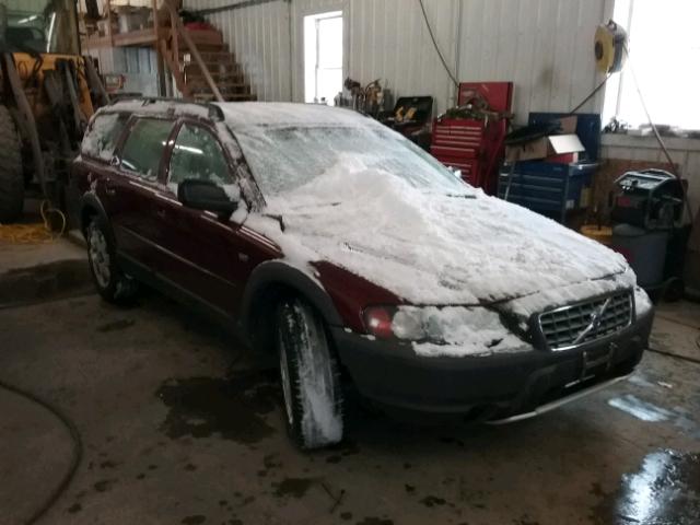 YV1SZ58D821058402 - 2002 VOLVO V70 XC MAROON photo 1