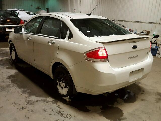 1FAHP3FN4BW138973 - 2011 FORD FOCUS SE WHITE photo 3