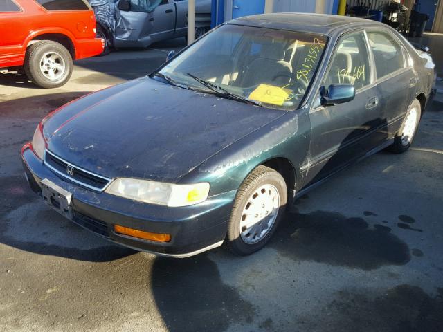 1HGCD5653TA077611 - 1996 HONDA ACCORD EX GREEN photo 2