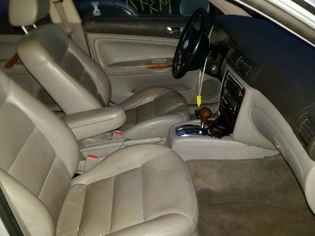 WVWVD23BXYE255031 - 2000 VOLKSWAGEN PASSAT GLX 银色 照片 5