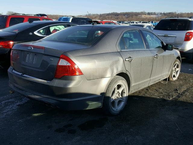 3FAHP0HA9AR394018 - 2010 FORD FUSION SE GRAY photo 4